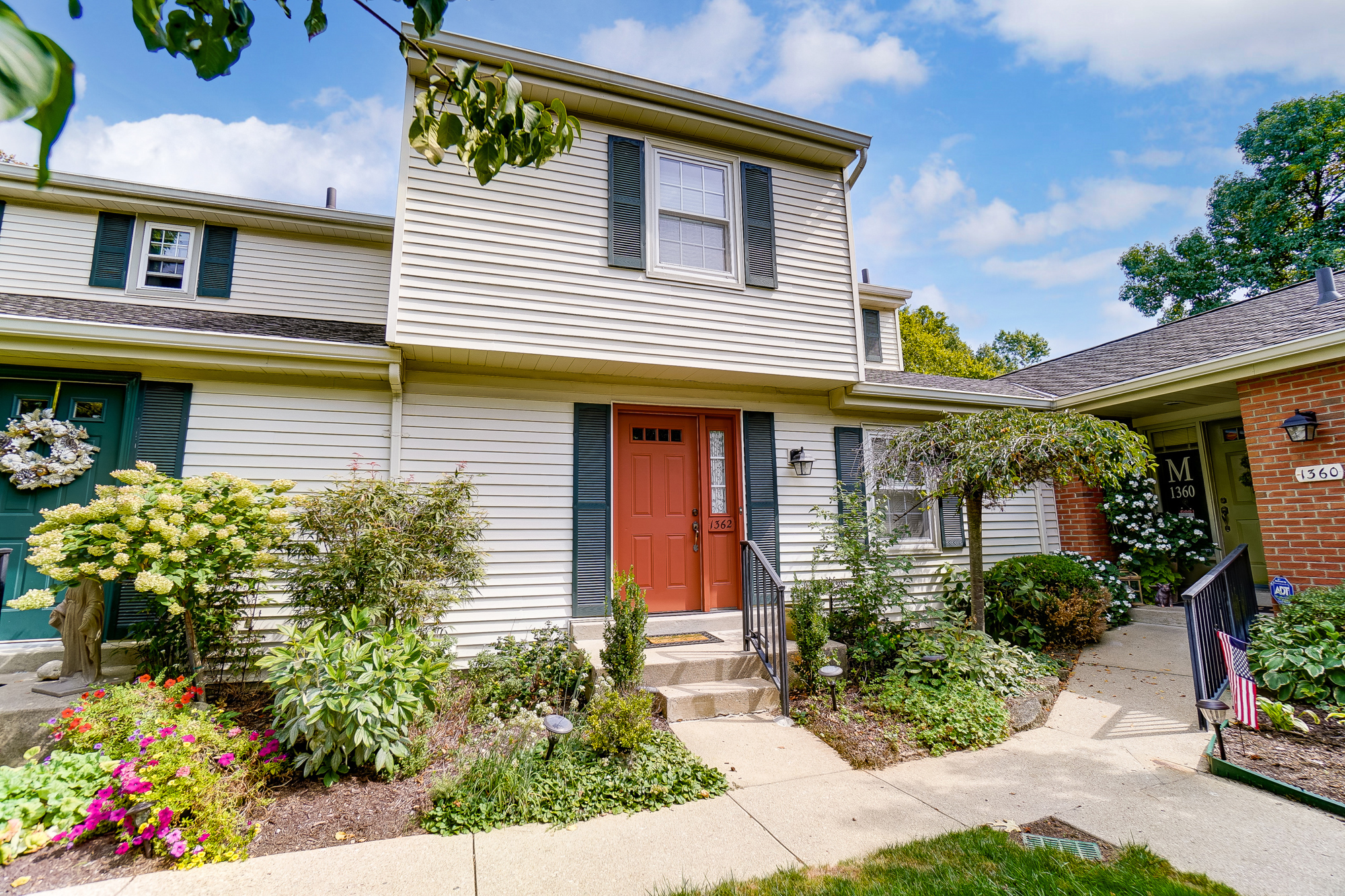 Property Photo: 1362 Pennsbury Dr OH 45238