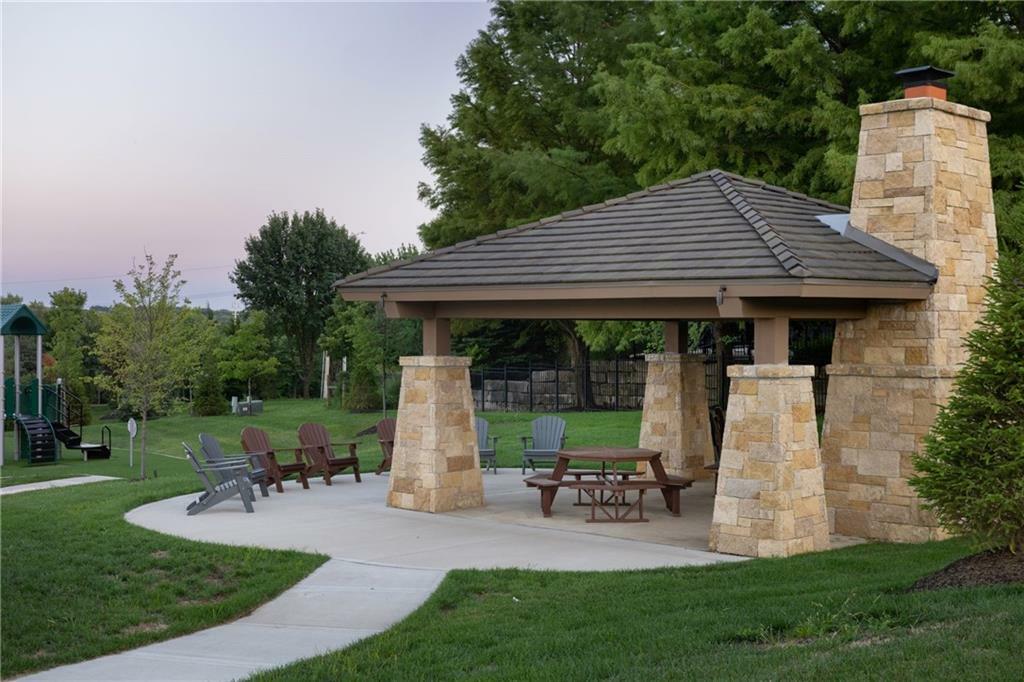 Property Photo: 14028 Ballentine Street KS 66221