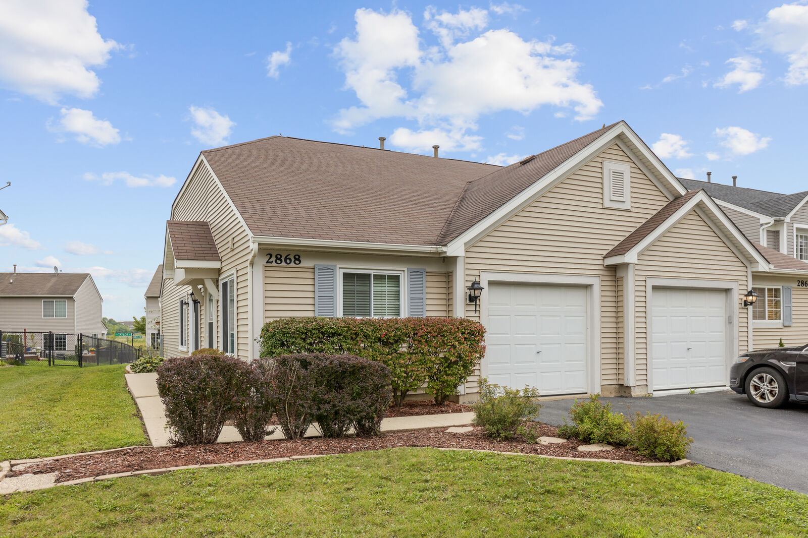 Property Photo: 2868 Sorrel Row IL 60156