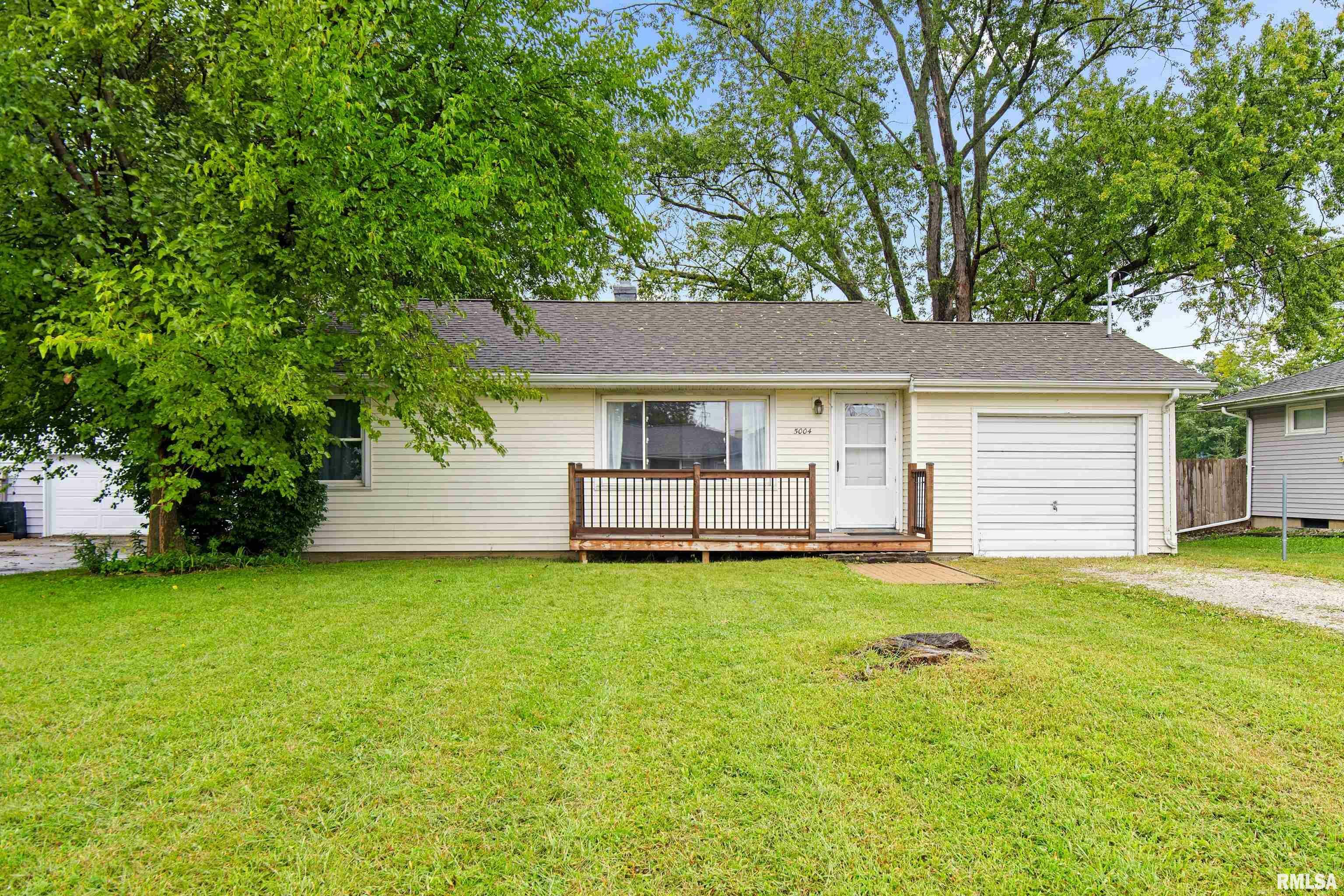 Property Photo: 5004 N Renwood Street IL 61614