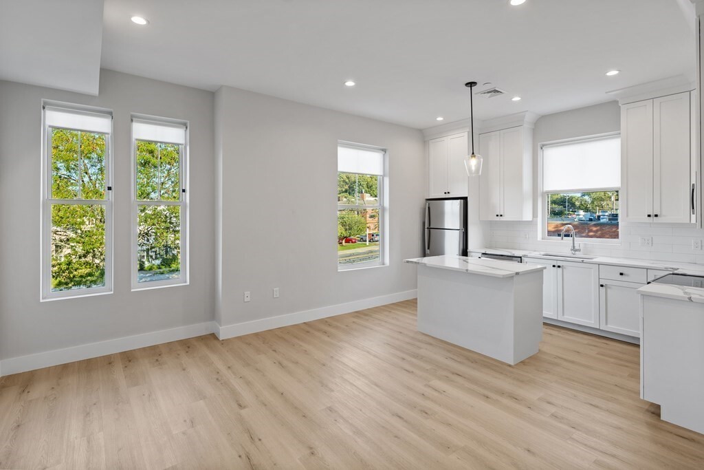 Property Photo: 186 Bedford St 200 MA 02420