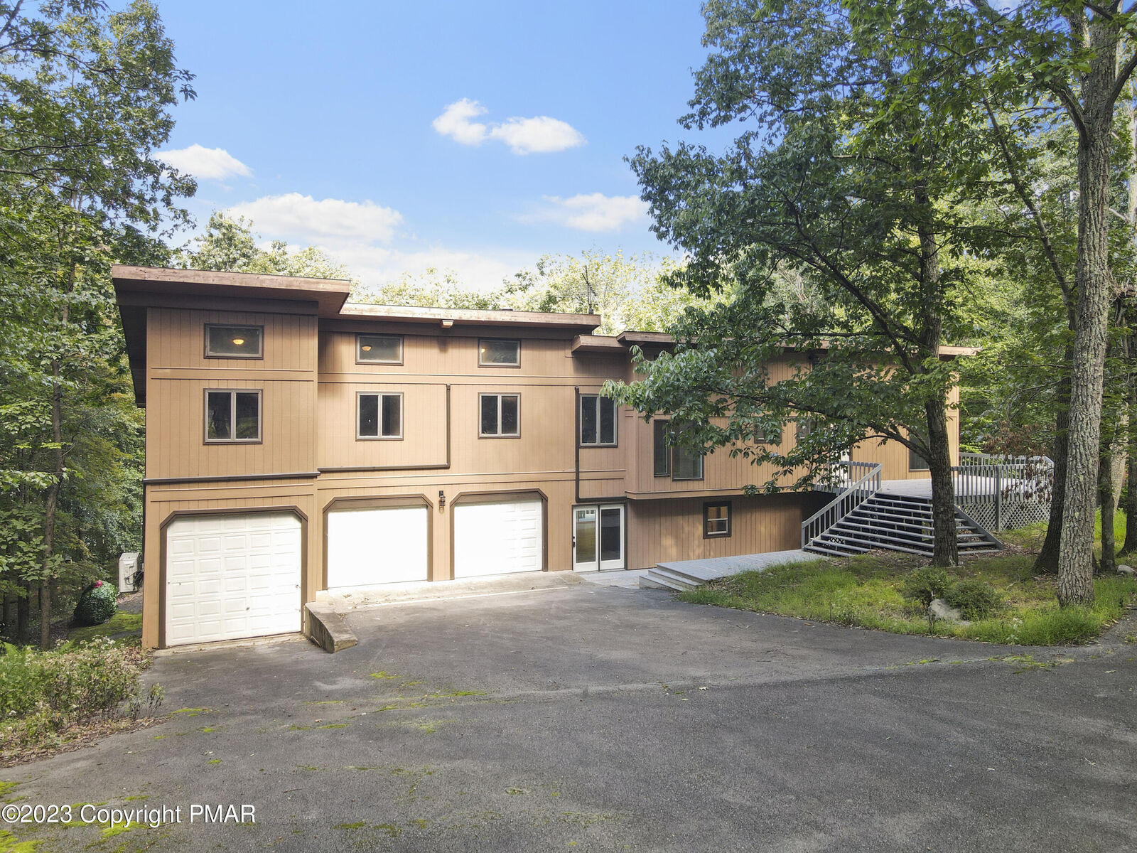 Property Photo: 3545 High Crest Circle PA 18325