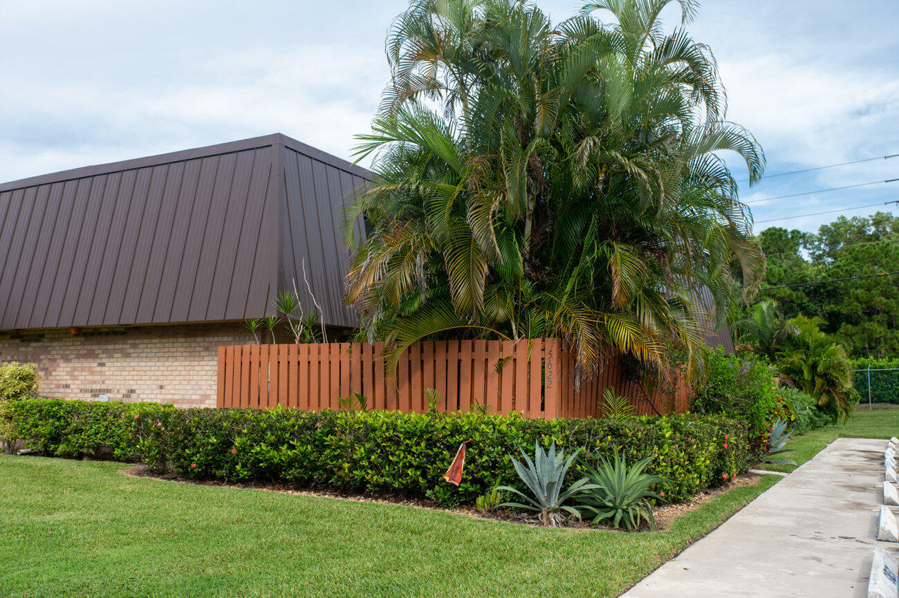 Property Photo:  5622 SE Windsong Lane  FL 34997 