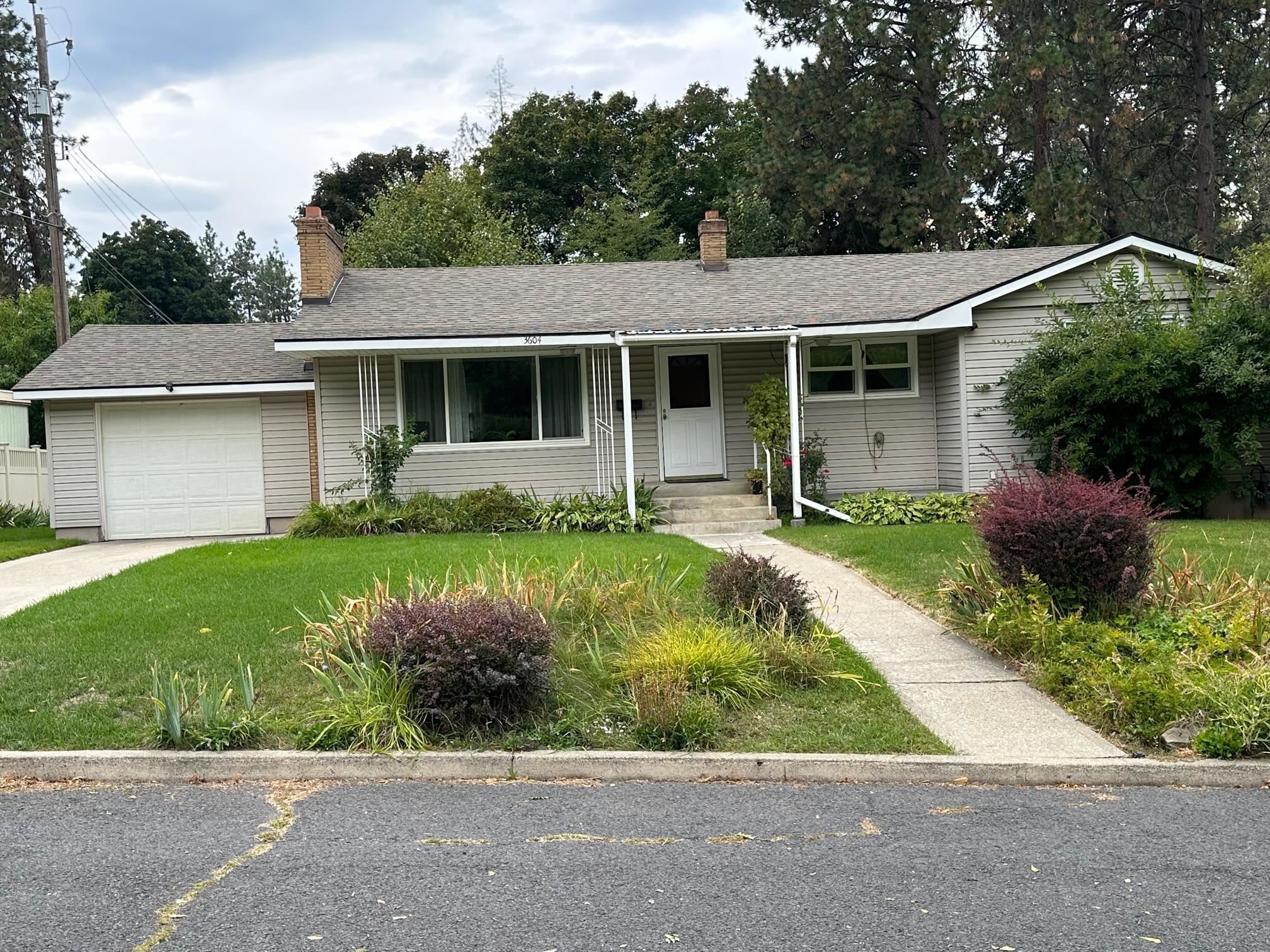 Property Photo: 3604 S Helena St WA 99203