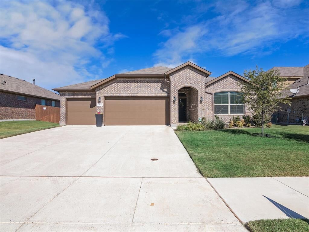 Property Photo: 564 Camber Street TX 76131
