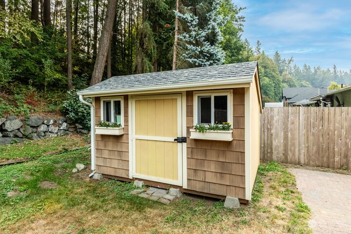 Property Photo:  26024 193rd Place SE  WA 98042 