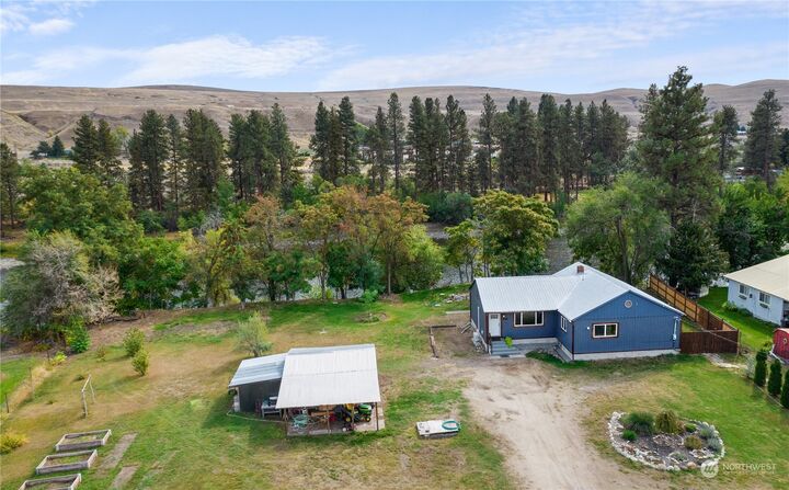 Property Photo: 1181 1st Avenue S WA 98840