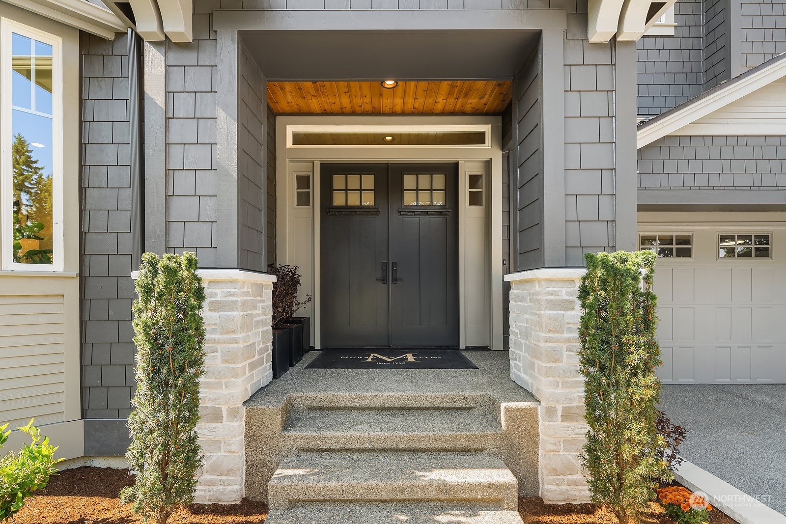 Property Photo: 8111 135th Place NE WA 98052