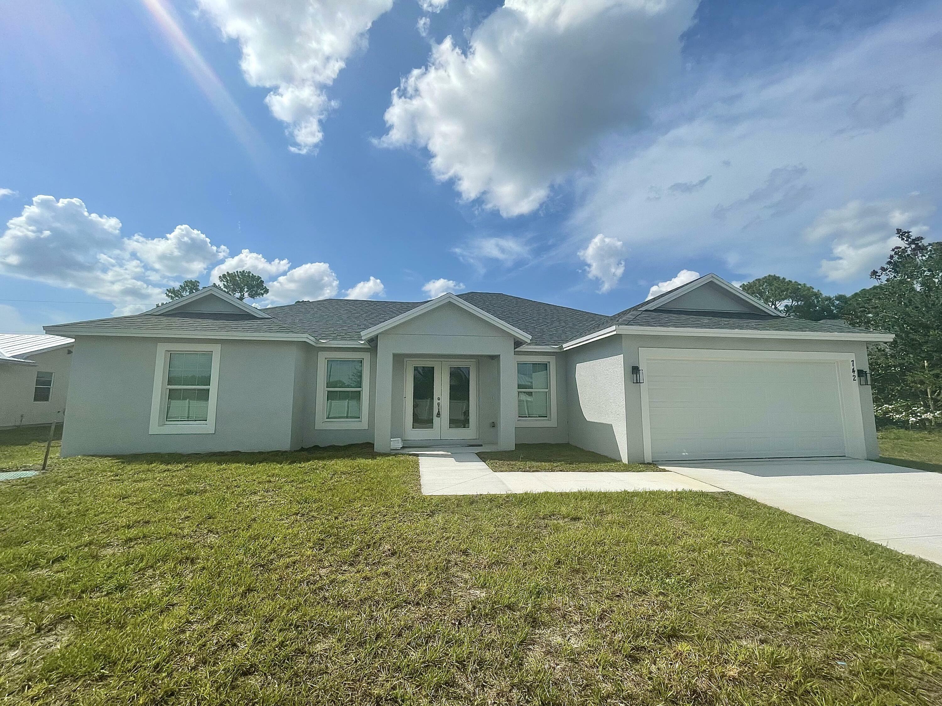 Property Photo:  742 NW Fairhaven Drive  FL 34983 