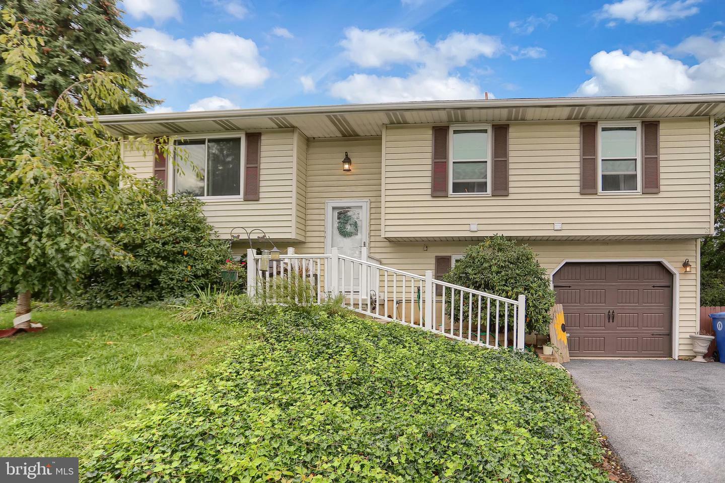 Property Photo:  522 Ryan Drive  PA 17112 