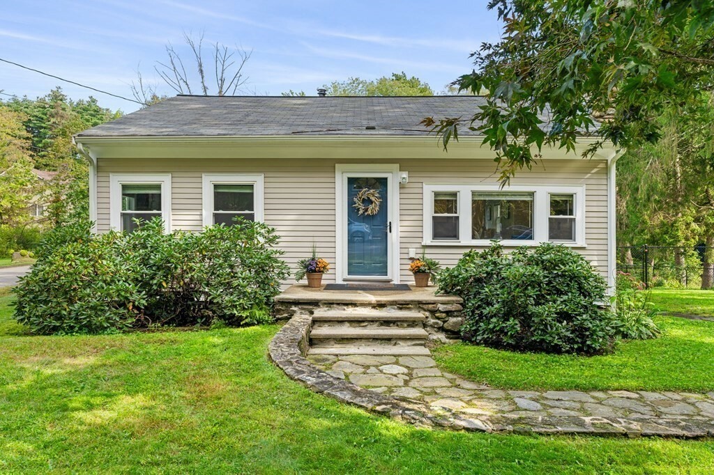 Property Photo:  166 Middle Road  MA 01772 