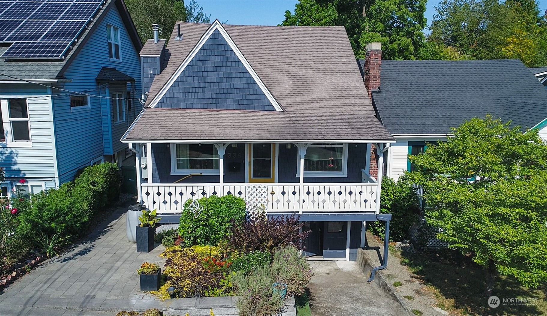 Property Photo: 338 NE 55th Street WA 98105
