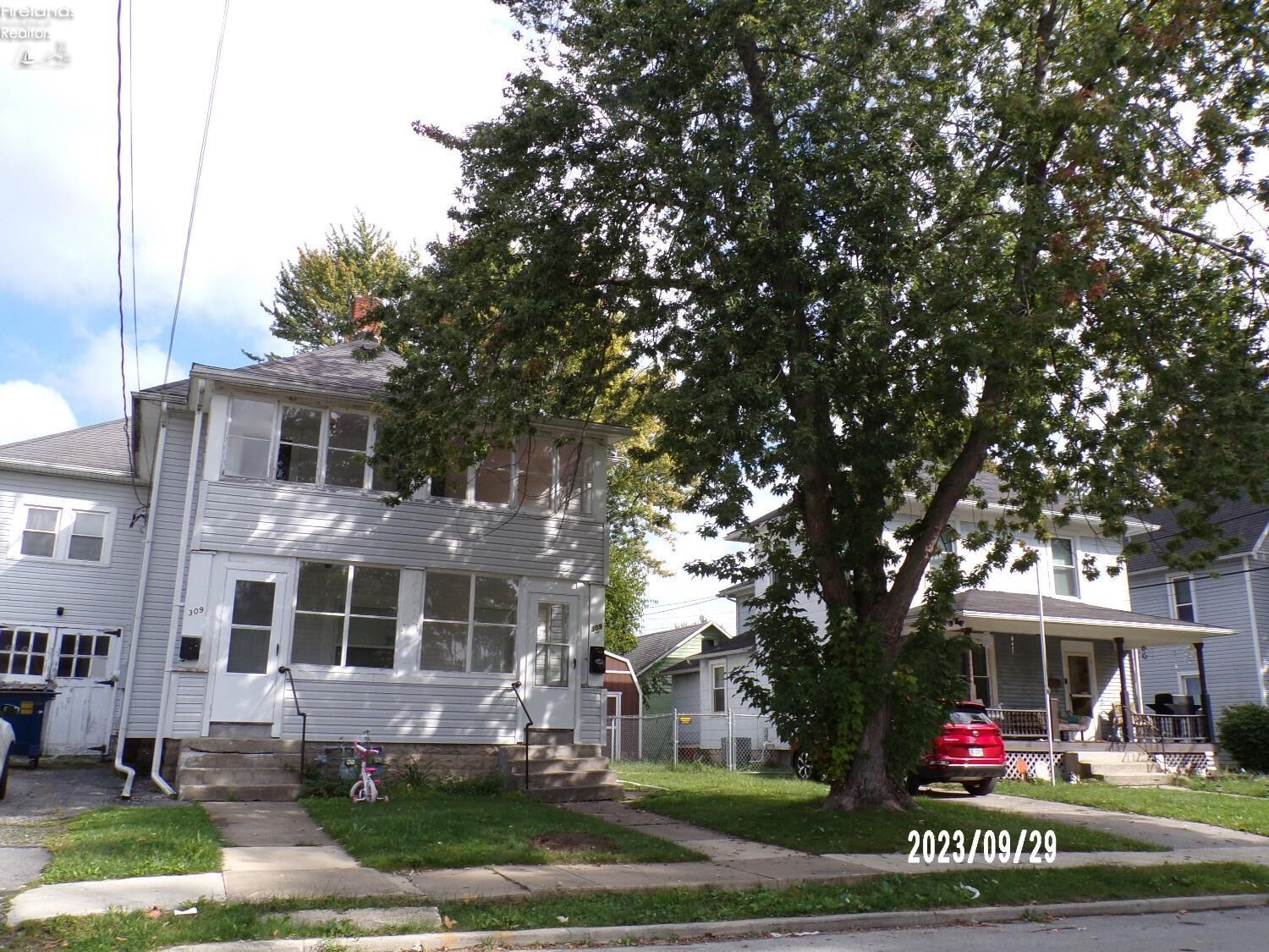 Property Photo:  309 309 1/2 S Wood Street  OH 43420 