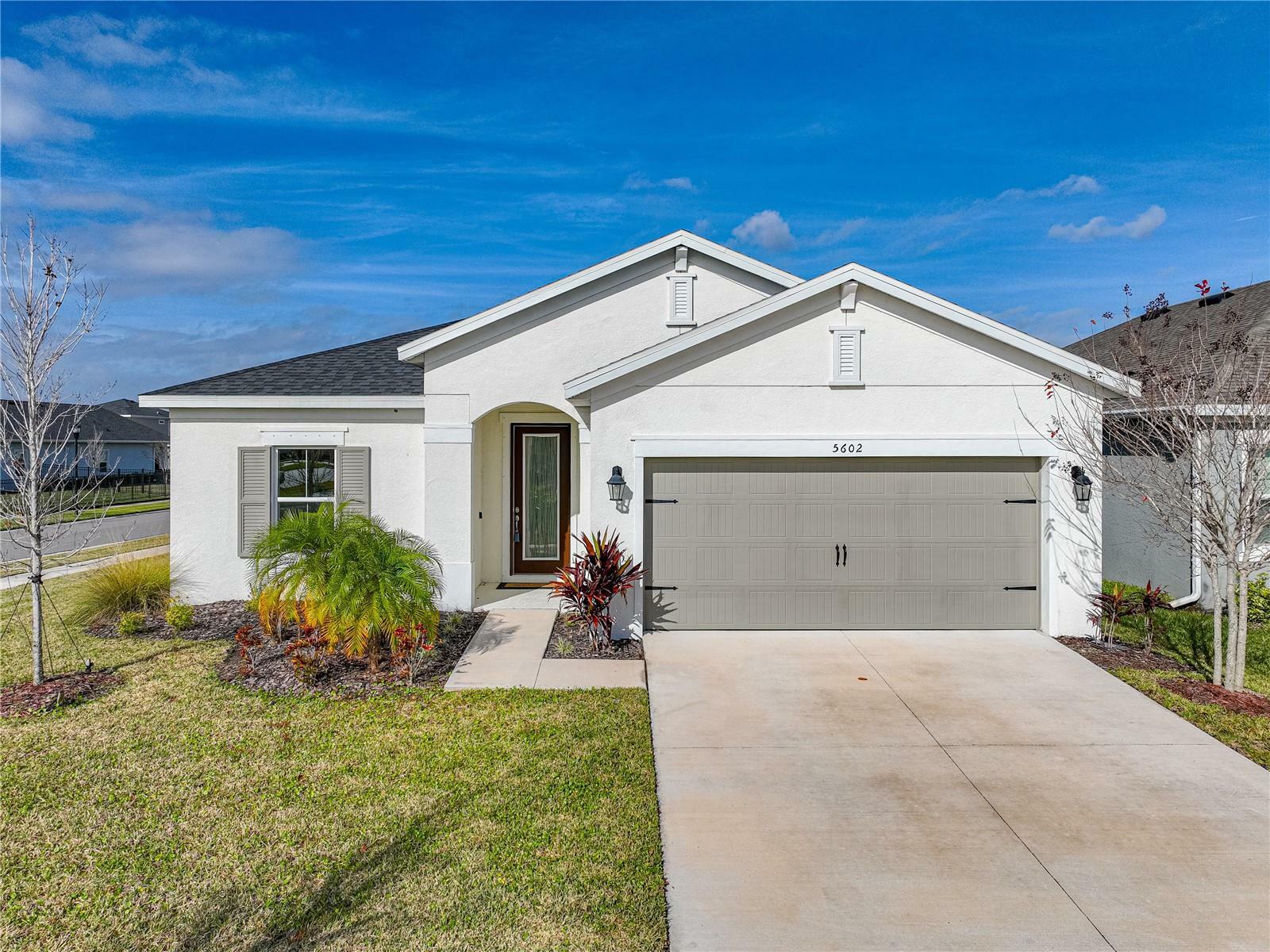 Property Photo: 5602 Del Coronado Drive FL 33572
