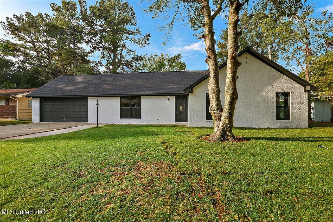 Property Photo:  5107 Parkway Drive  MS 39211 