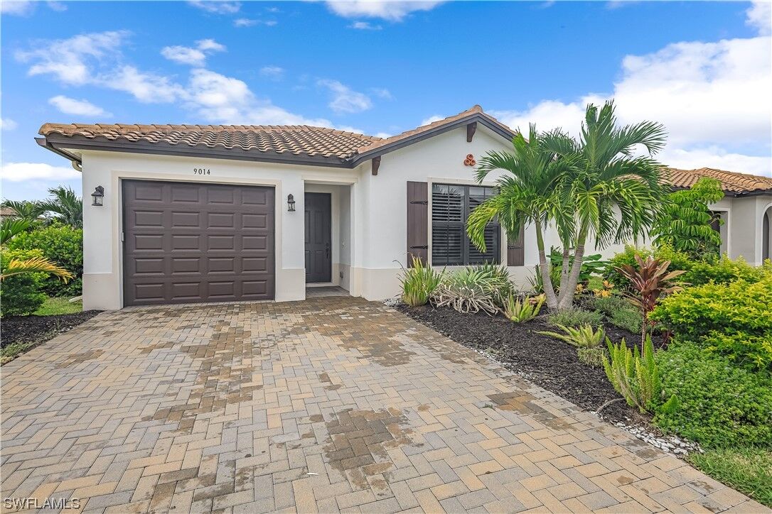 Property Photo: 9014 Madrid Circle FL 34104