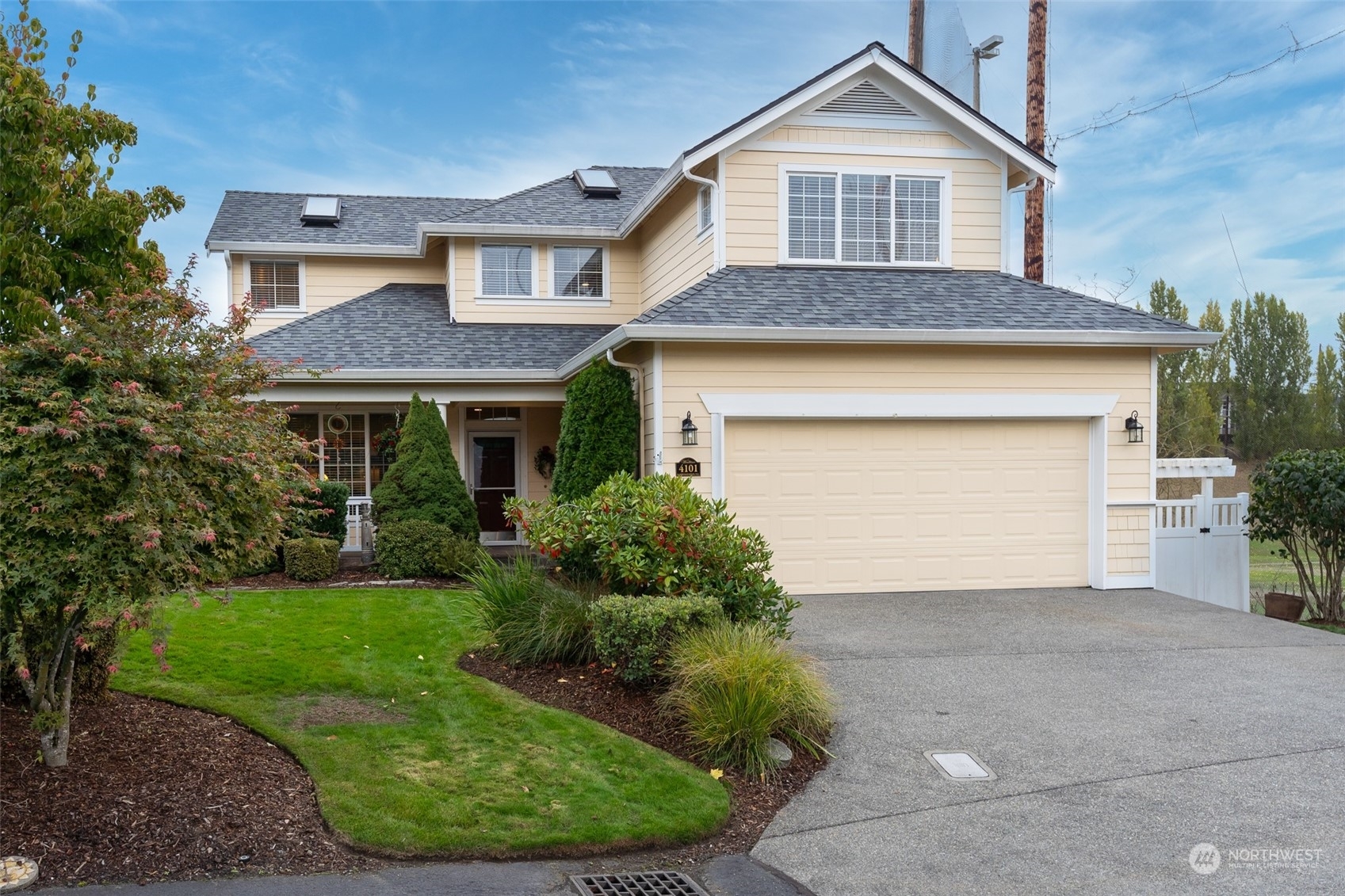 Property Photo:  4101 Fairwood Boulevard NE  WA 98422 