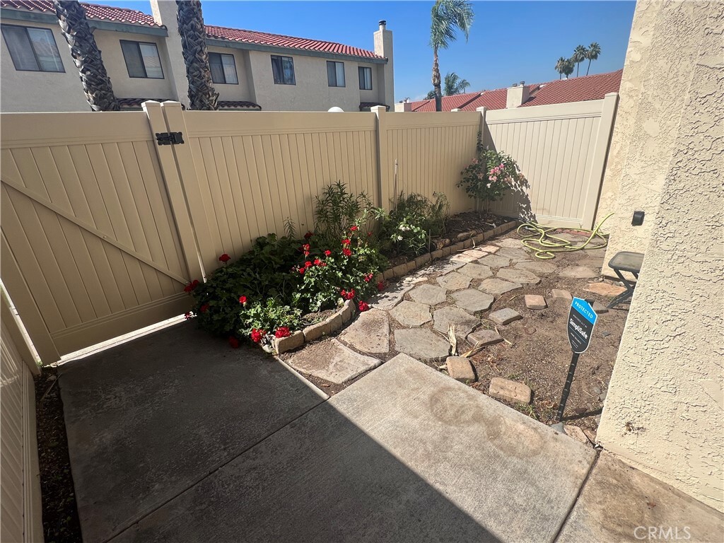 Property Photo:  91 Tennessee Street C  CA 92373 
