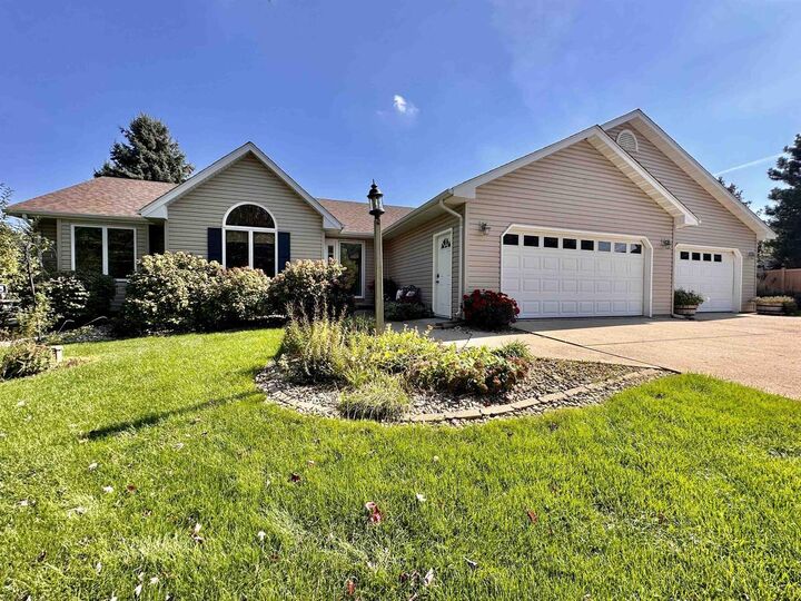 2930 North Partridge Hollow Drive  Janesville WI 53548 photo