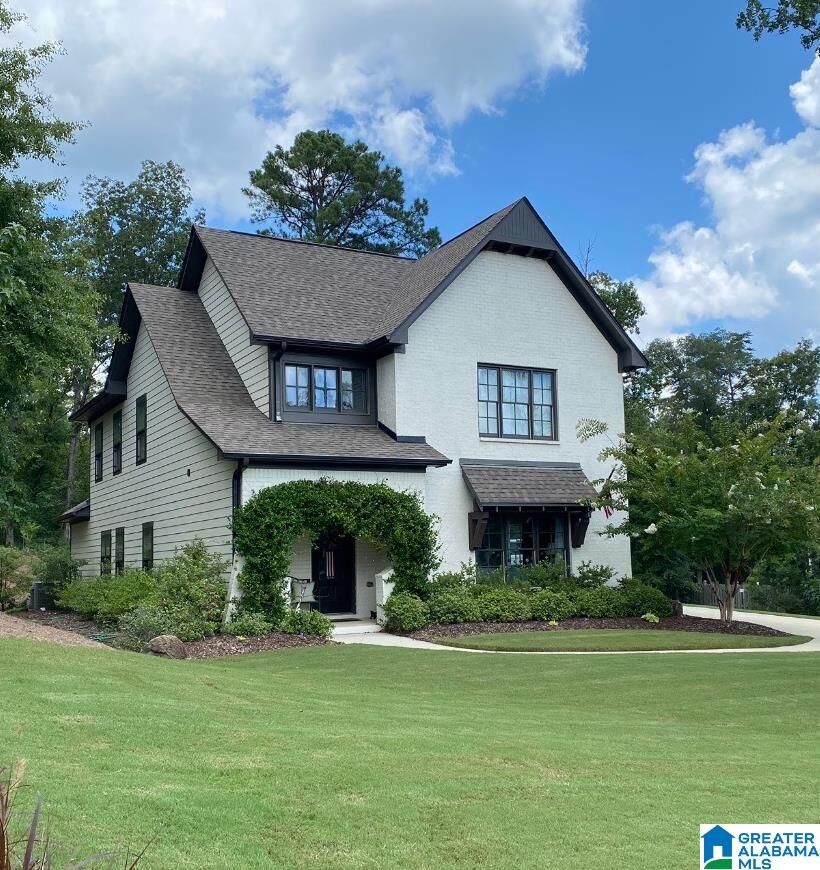 Property Photo: 1325 Willow Oaks Drive AL 35186