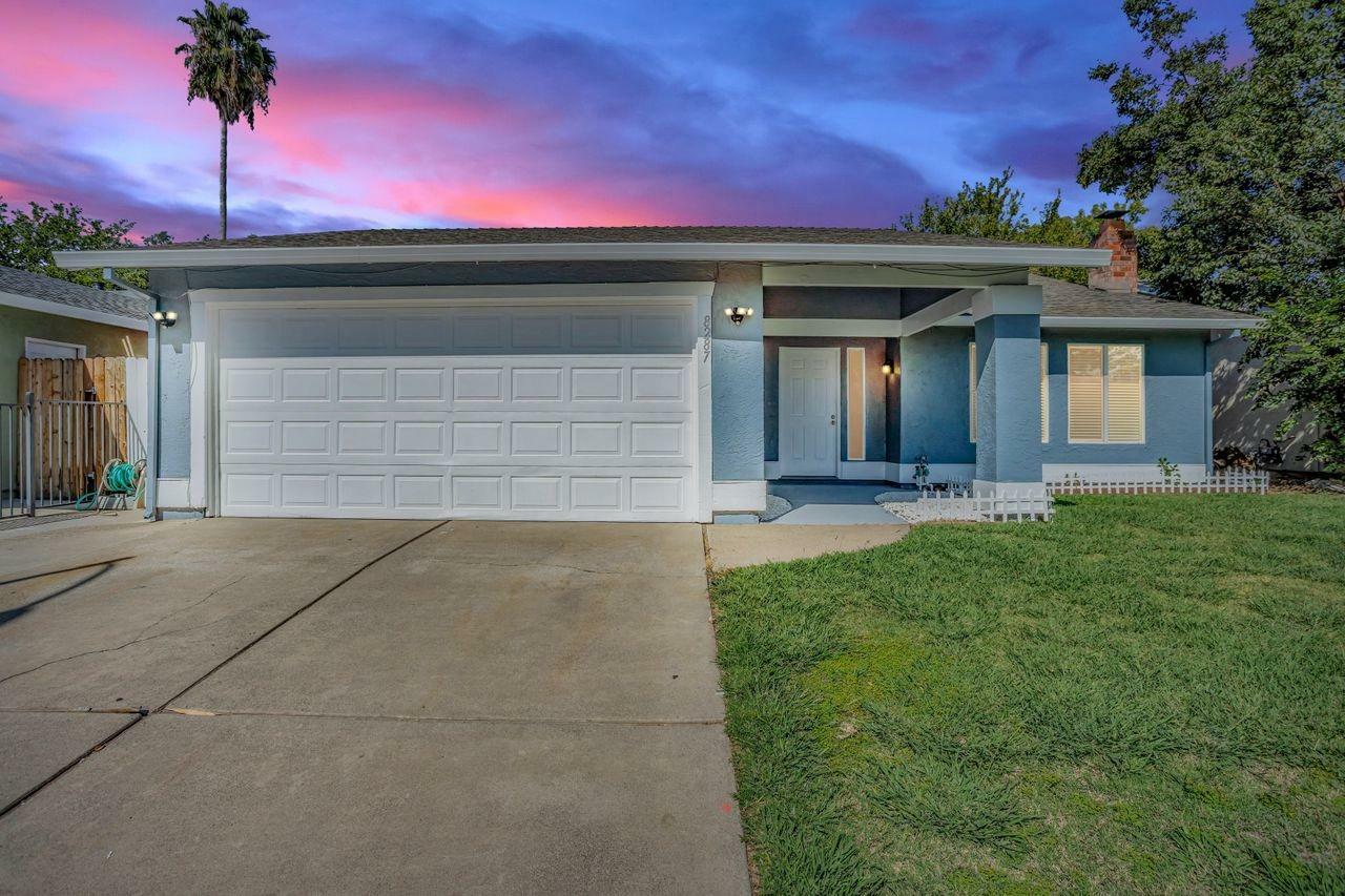 Property Photo:  8287 Florintown Way  CA 95828 