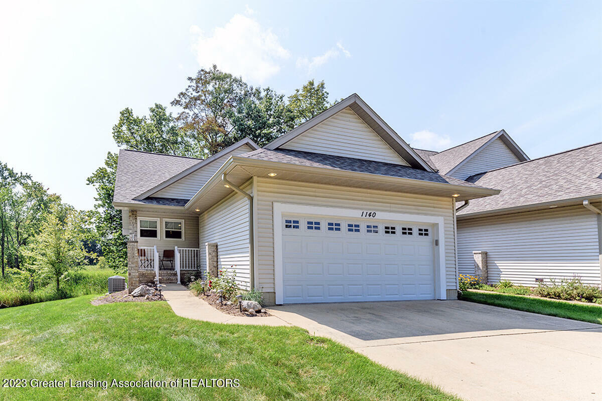 Property Photo:  1140 W Maide Marians Court  MI 48895 