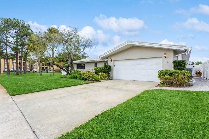Property Photo: 4702 Shale Place FL 33615