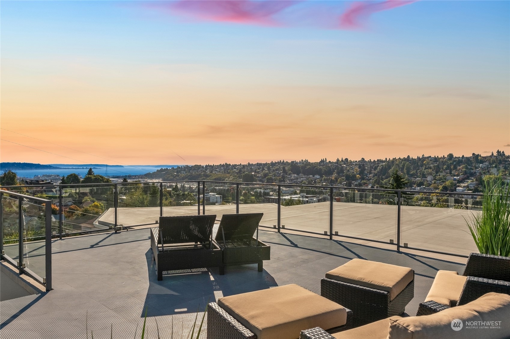 Property Photo: 1208 W Bertona Street WA 98119