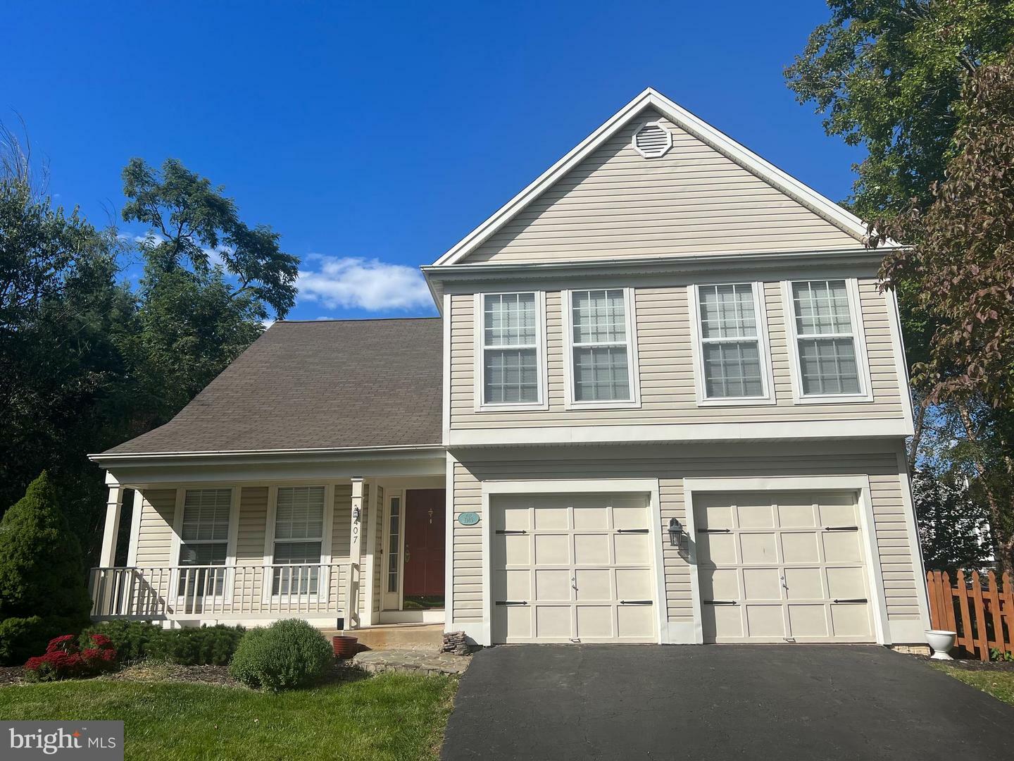 Property Photo:  407 Deerpath Avenue SW  VA 20175 