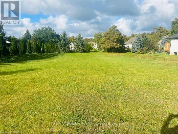 Property Photo:  19 Carriage Lane  ON N0M 1G0 