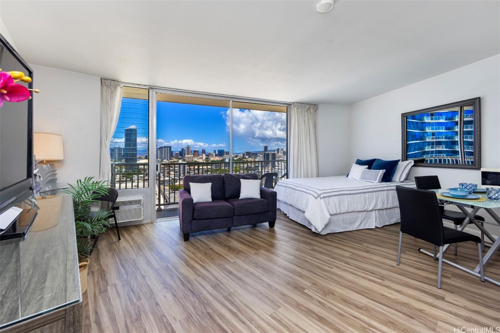 Property Photo:  750 Amana Street 2001  HI 96814 