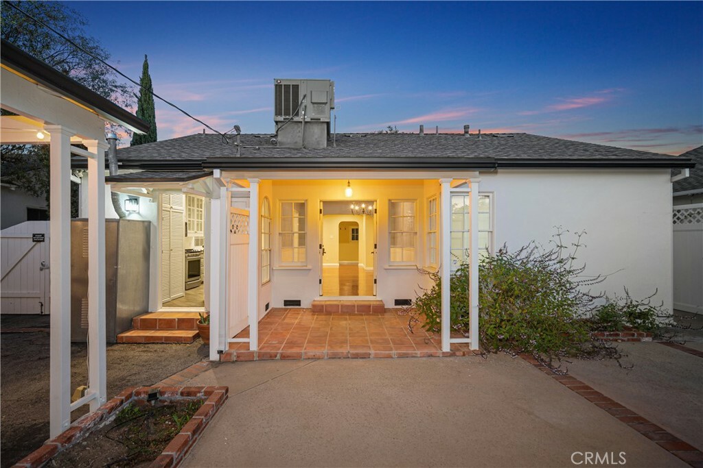 Property Photo:  4537 Simpson Avenue  CA 91607 