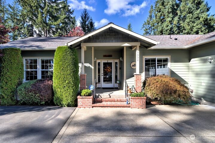 Property Photo:  1331 E Island Lake Drive  WA 98584 