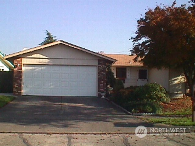 Property Photo:  5402 Oriole Drive  WA 98632 