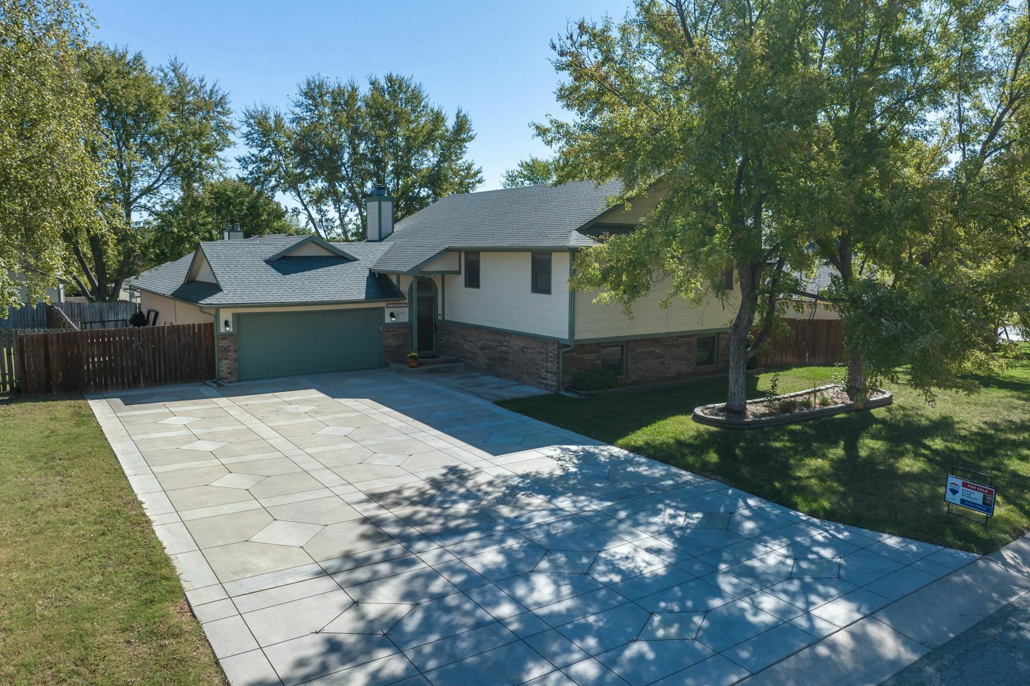 Property Photo:  2218 N Forest Park St  KS 67037 