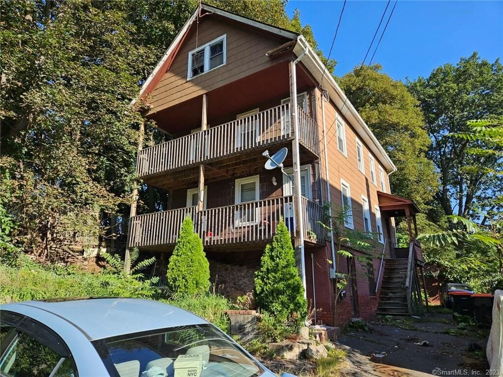 Property Photo:  71 Pine Street  CT 06451 