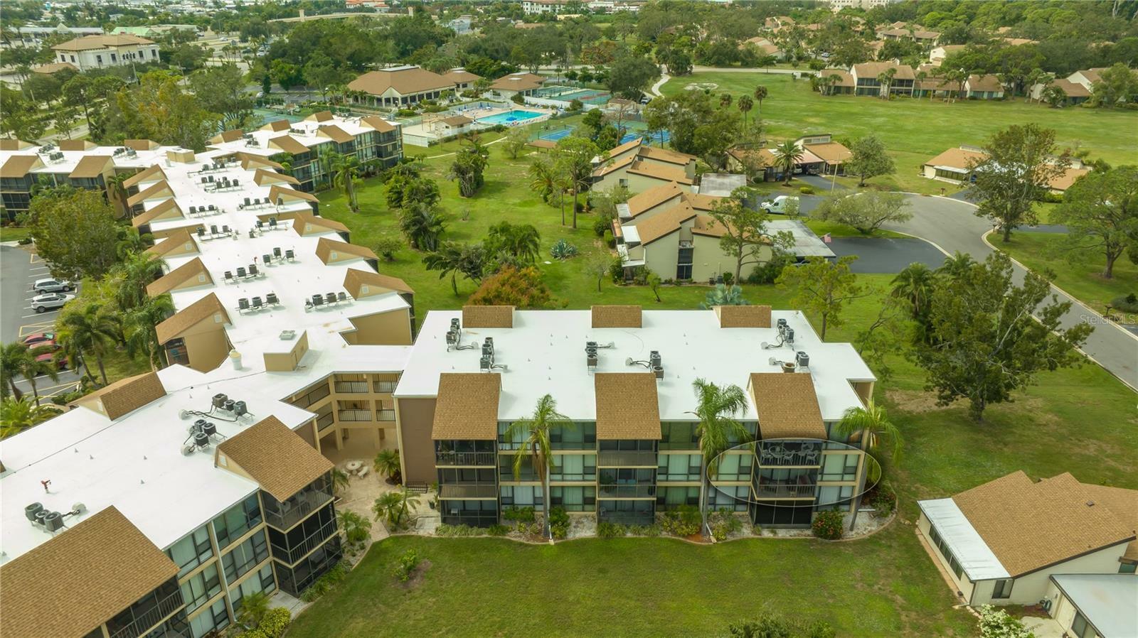 Property Photo:  618 Bird Bay Drive S 204  FL 34285 