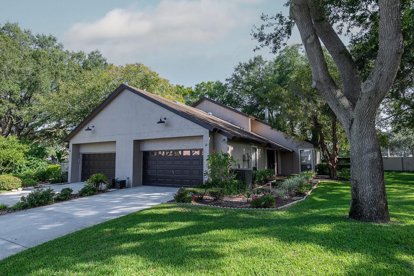 Property Photo:  13909B Bardmoor Place B  FL 33618 