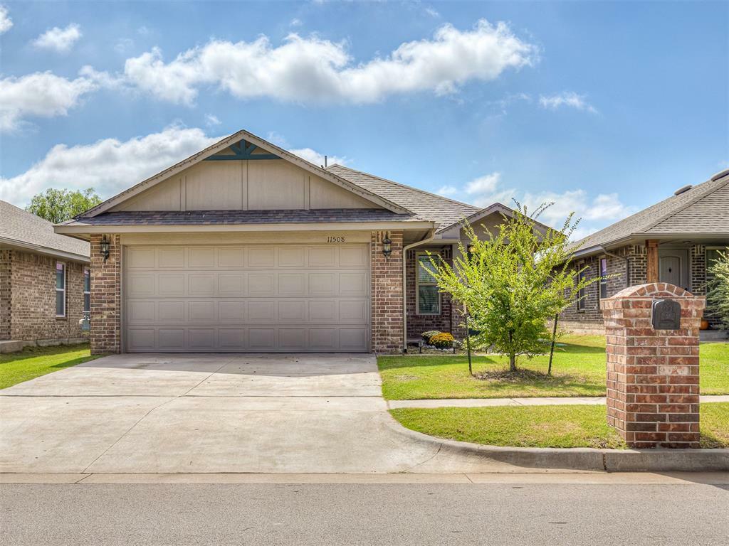 Property Photo:  11508 SW 8th Circle  OK 73099 