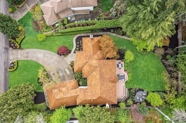 Property Photo:  13329 160th Avenue NE  WA 98052 