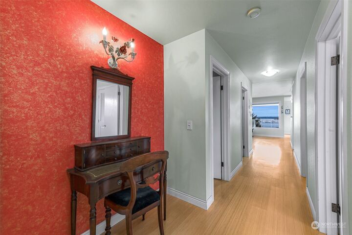Property Photo:  715 N Garden Street 303  WA 98225 