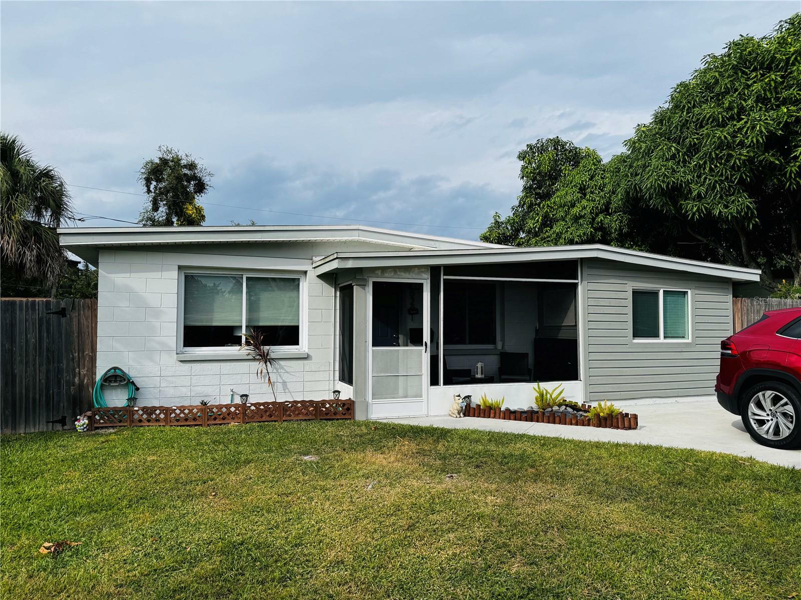 Property Photo:  6281 67th Avenue N  FL 33781 