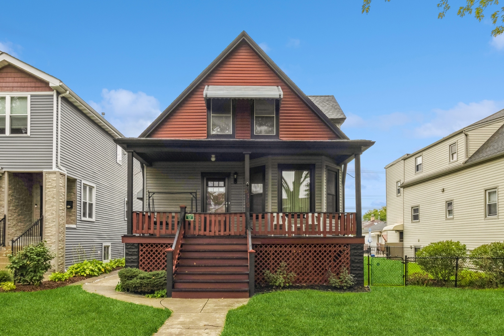 Property Photo:  5708 - 5710 W Berenice Avenue  IL 60634 