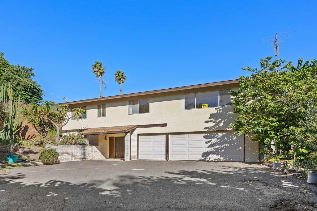 Property Photo:  1140 Evergreen Lane  CA 92084 