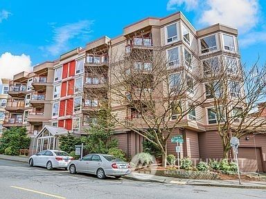 Property Photo: 711 E Denny Way 304 WA 98122