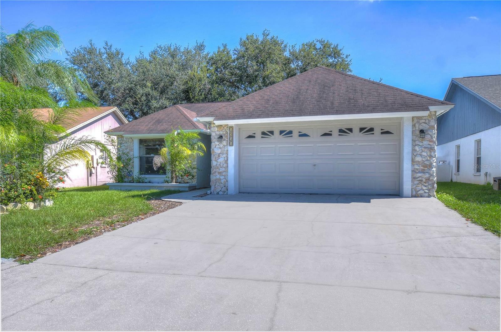 Property Photo:  1931 Erin Brooke Drive  FL 33594 