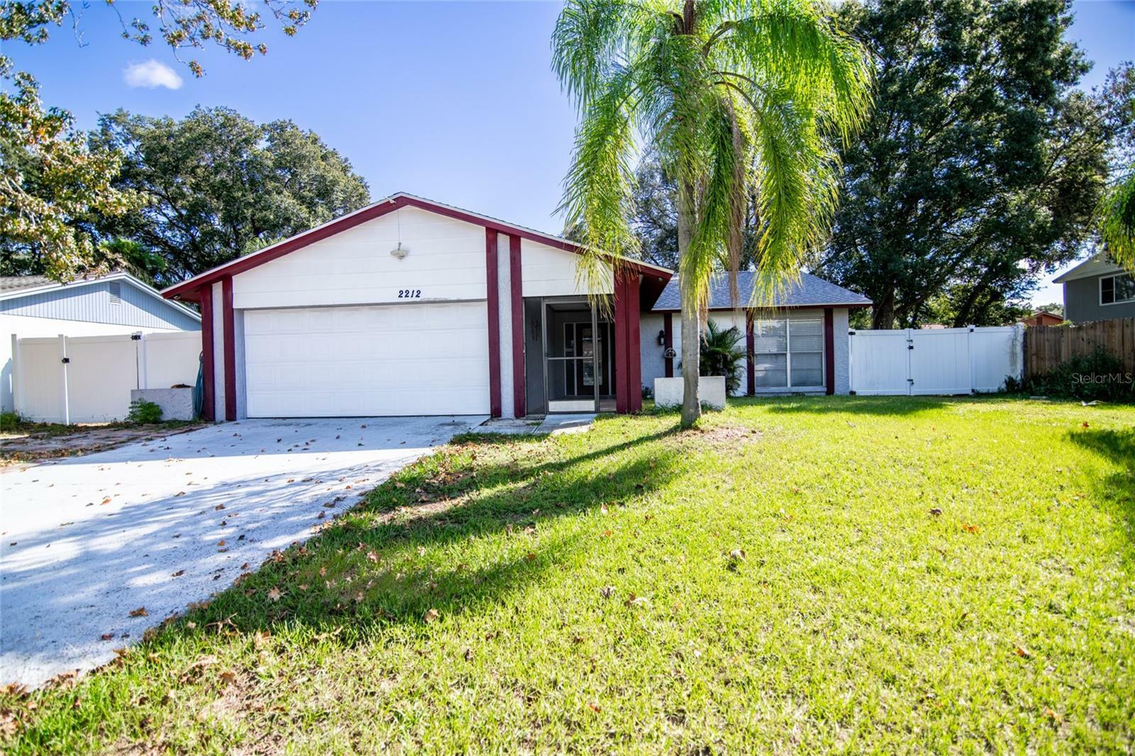 Property Photo:  2212 Shermont Place  FL 33511 