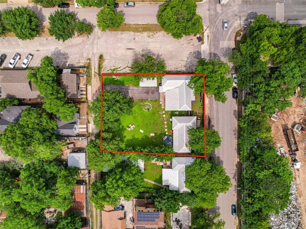 Property Photo:  903 E 3rd Street  TX 78702 