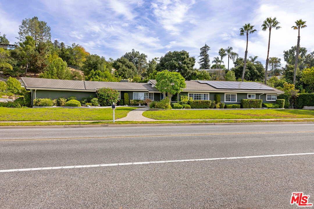 Property Photo:  1162   Calle Yucca  CA 91360 