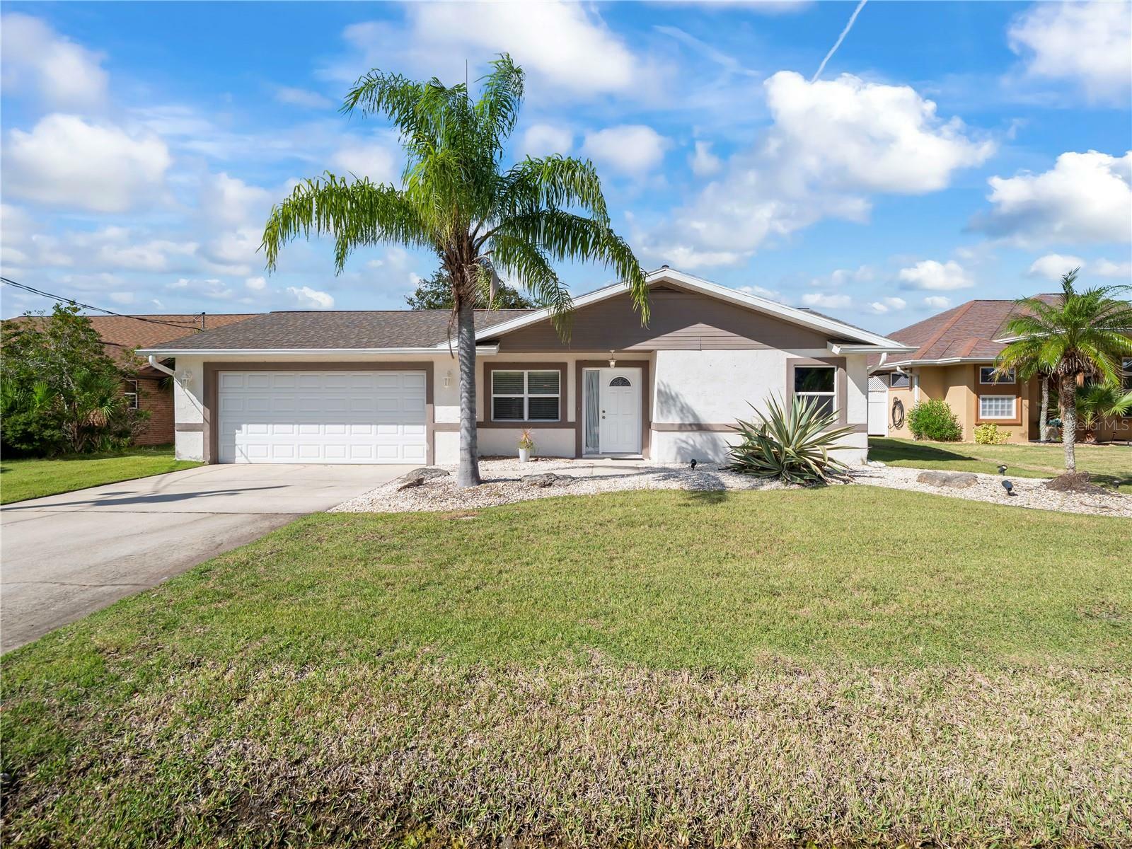 Property Photo:  13 Cedarwood Court  FL 32137 